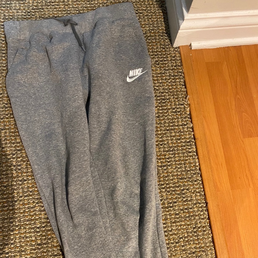 Nike girl’s joggers